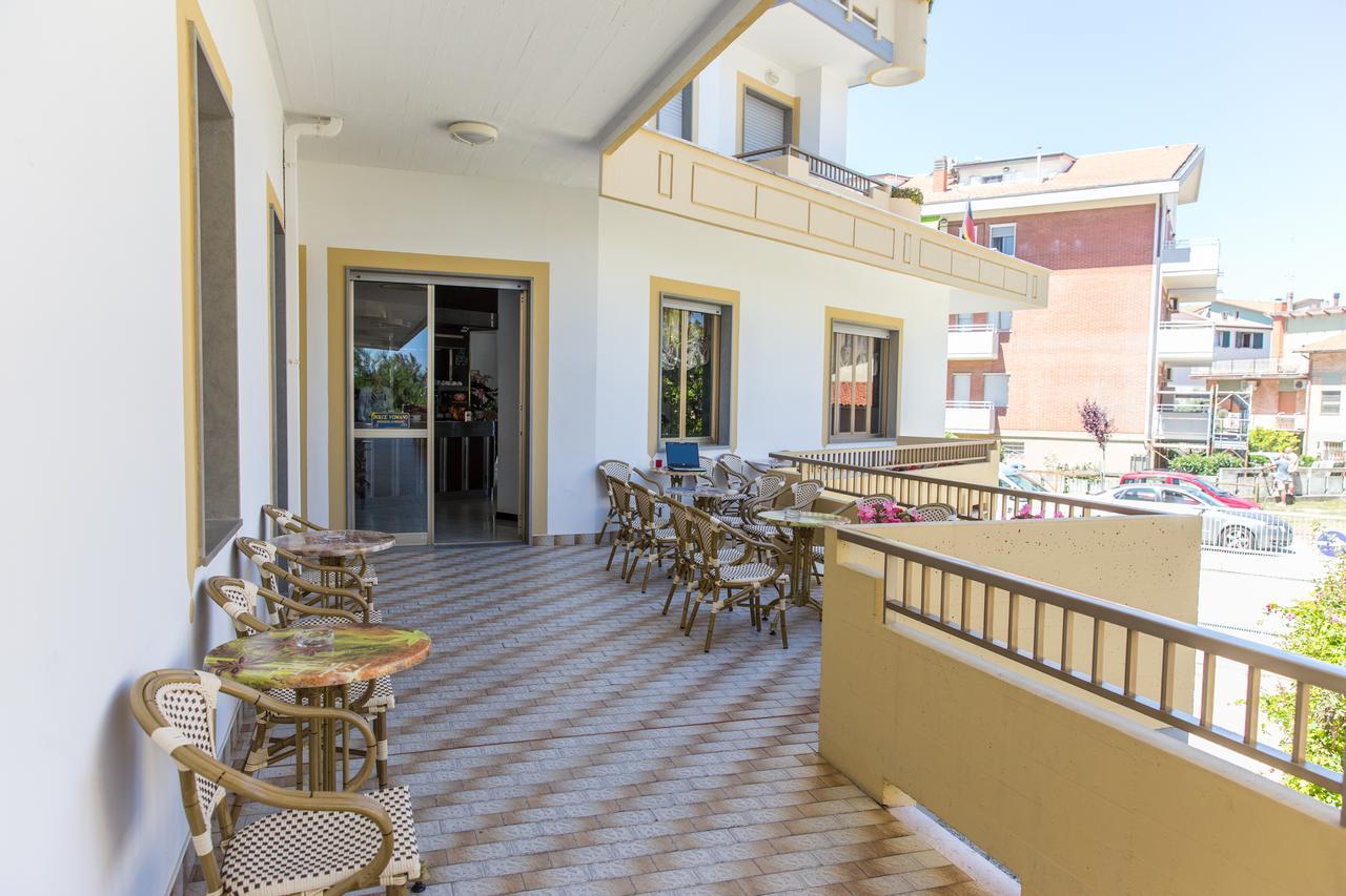 Hotel Abruzzo Pineto Exterior photo